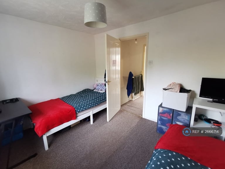 2 bedroom house in Olympic Way, Kettering, NN15 (2 bed) (#2666714)
