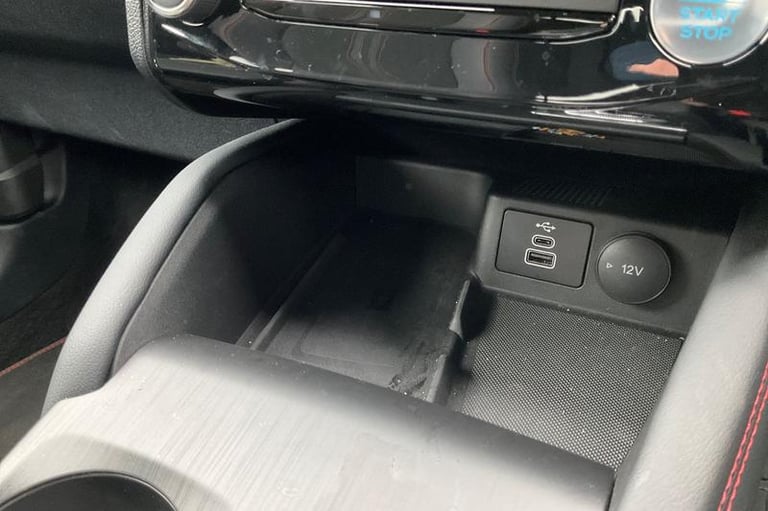 2025 Ford Kuga 2.5 PHEV ST-Line 5dr CVT**FRONT &amp; REAR CAMERA - WIRELESS PHONE CHARGER - PO Es...