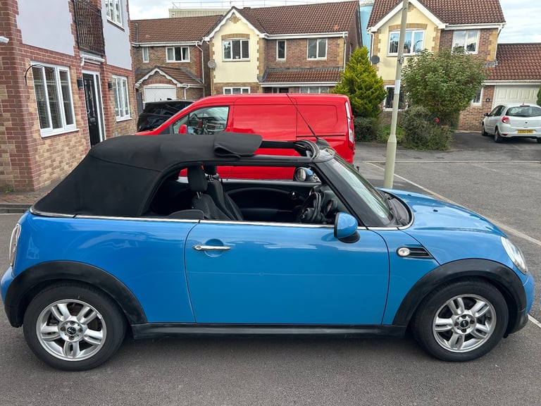 Mini, CONVERTIBLE, Convertible, 2013, Manual, 1598 (cc), 2 doors