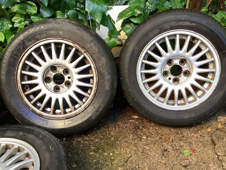Volvo 240 set of 5 original alloy wheels