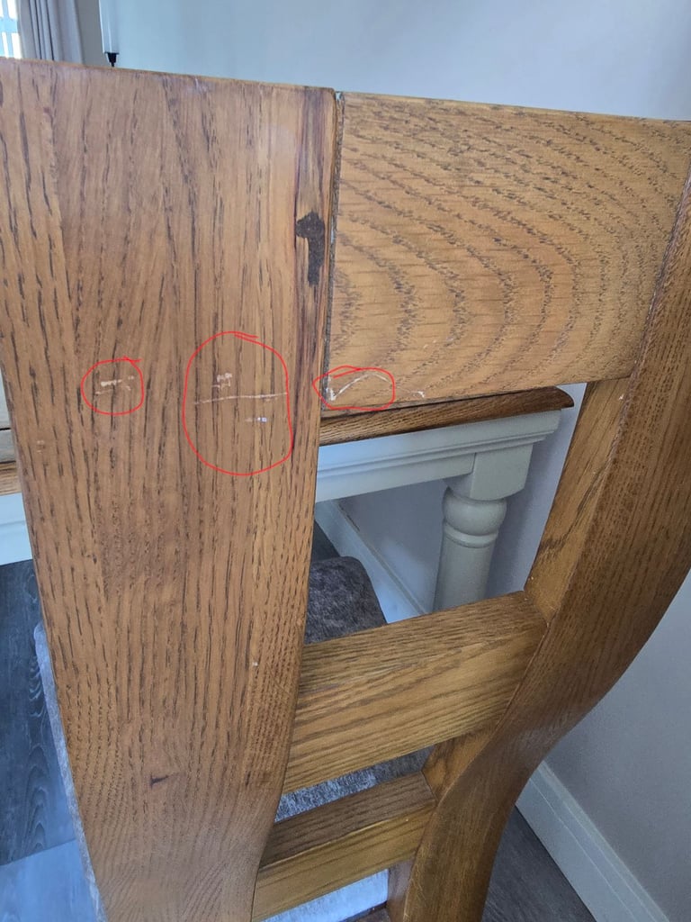 Oak Furnitureland 6 foot extendable table and chairs £400 ono
