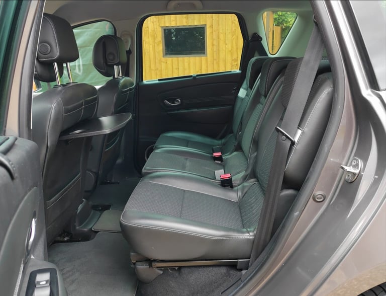 Renault Scenic 1.5DCi diesel, Long MOT, Service History, Lady owner since 2012