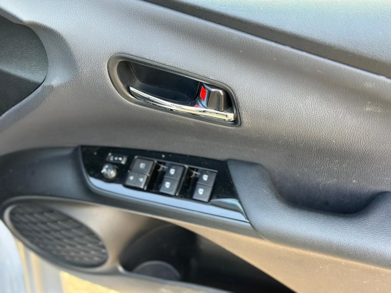 2018 Toyota Prius 1.8 Hybrid Automatic 5dr 5 Seats Hatchback Petrol/Electric Hybrid Automatic