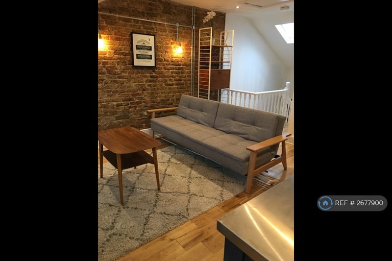 1 bedroom flat in Whitworth Road, London, SE25 (1 bed) (#2677900)