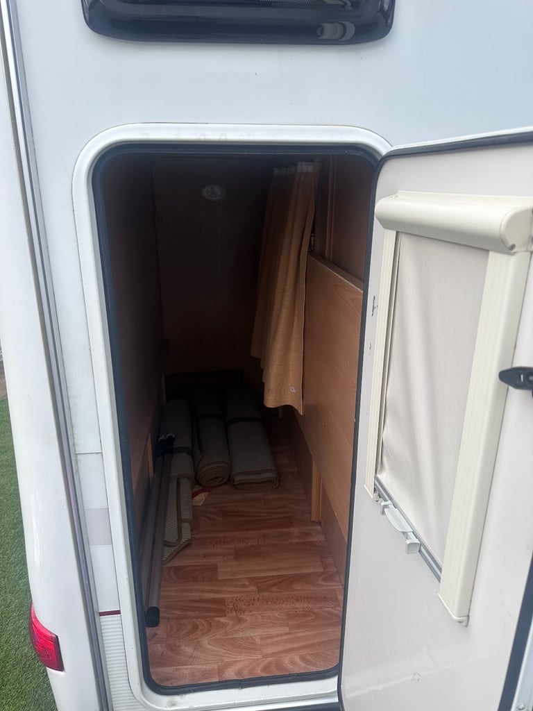 Compass Connoisseur 556 6 Berth Family Caravan