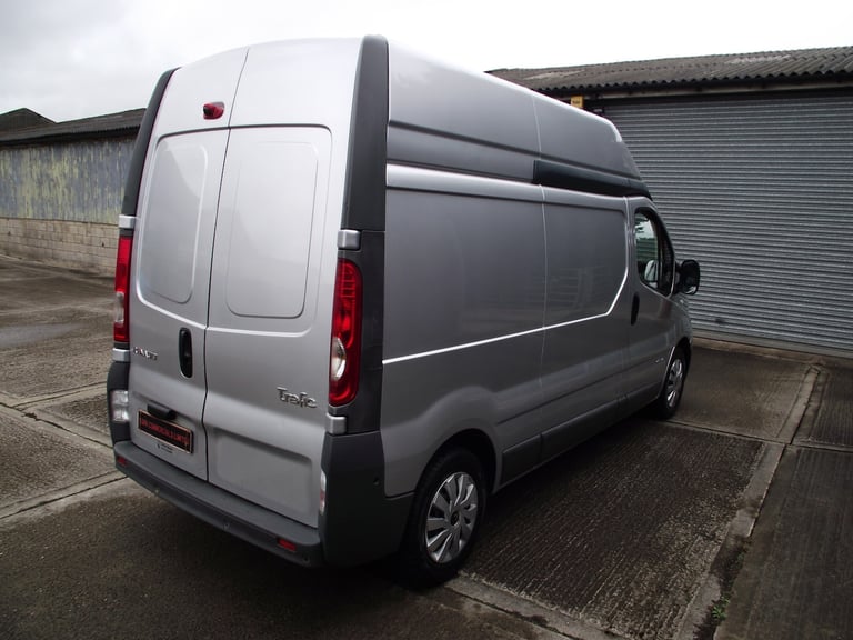 Renault Trafic Vauxhall Vivaro High roof LWB van sat nav