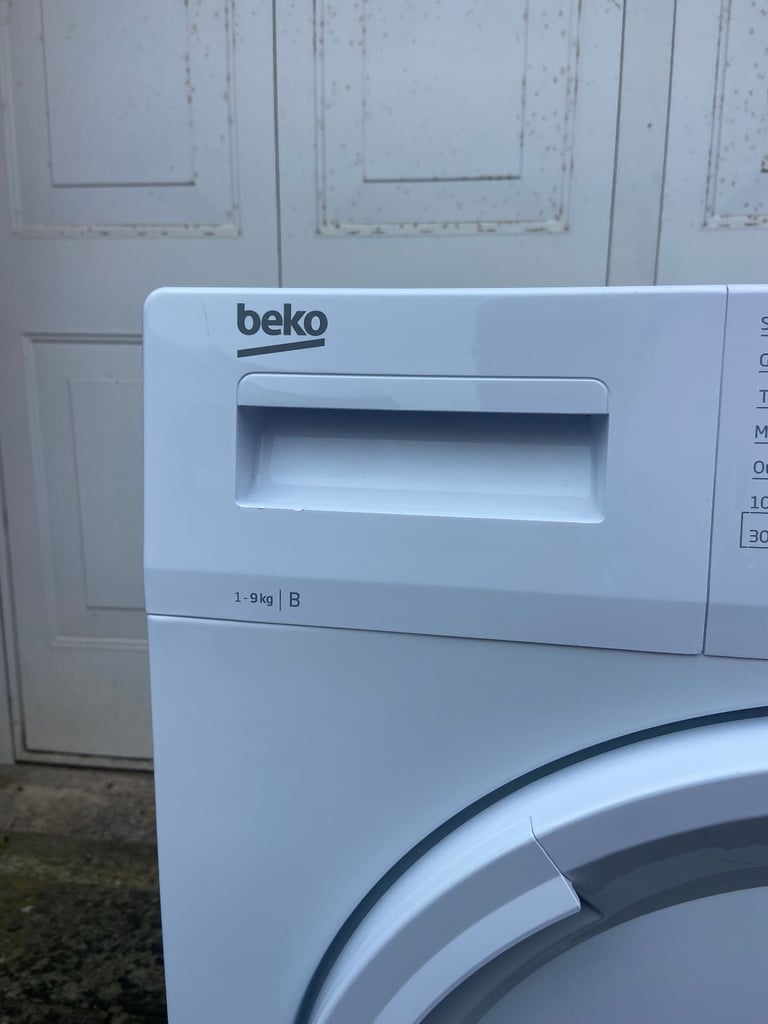 BEKO Condenser tumble dryer 9kg drum. Like a new. I'm happy to deliver in Bristol for free.