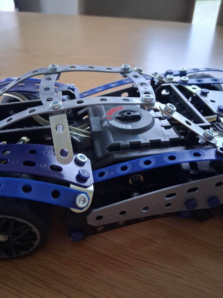 Meccano racing car kit 