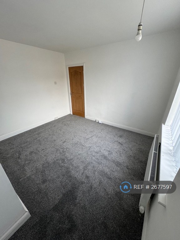 3 bedroom house in Stag Lane, Rotherham, S60 (3 bed) (#2677597)