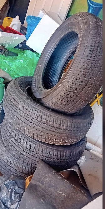 4 tyres delivery miles only. 265/60/18