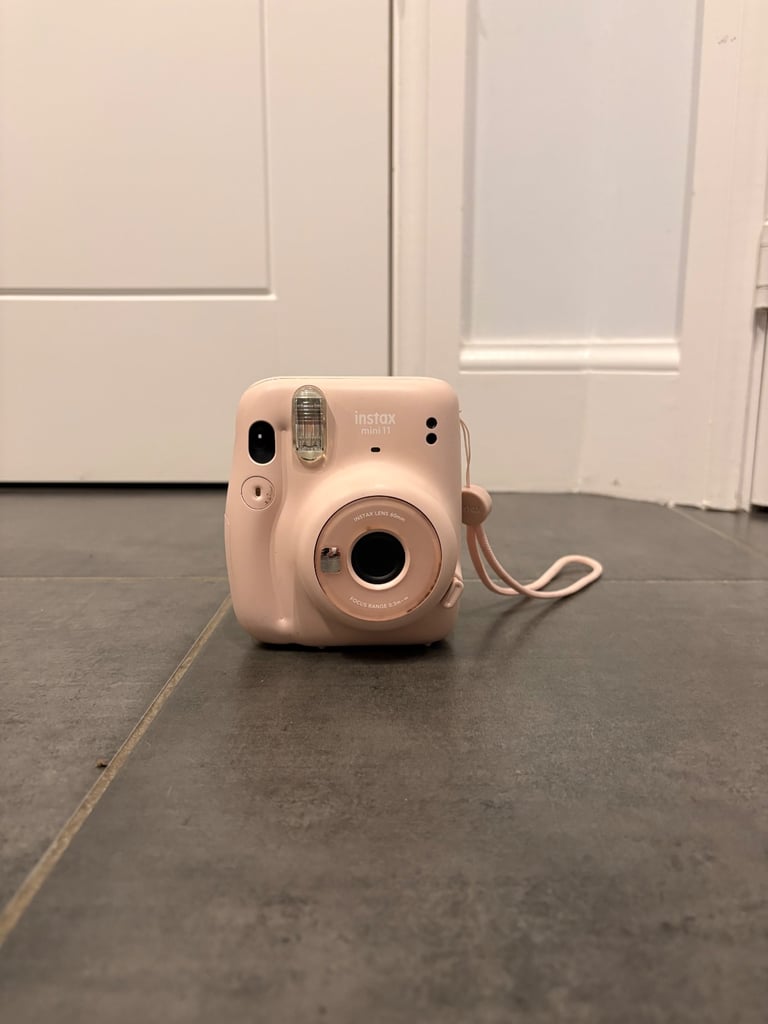 image for Instax mini 11 polaroid camera 