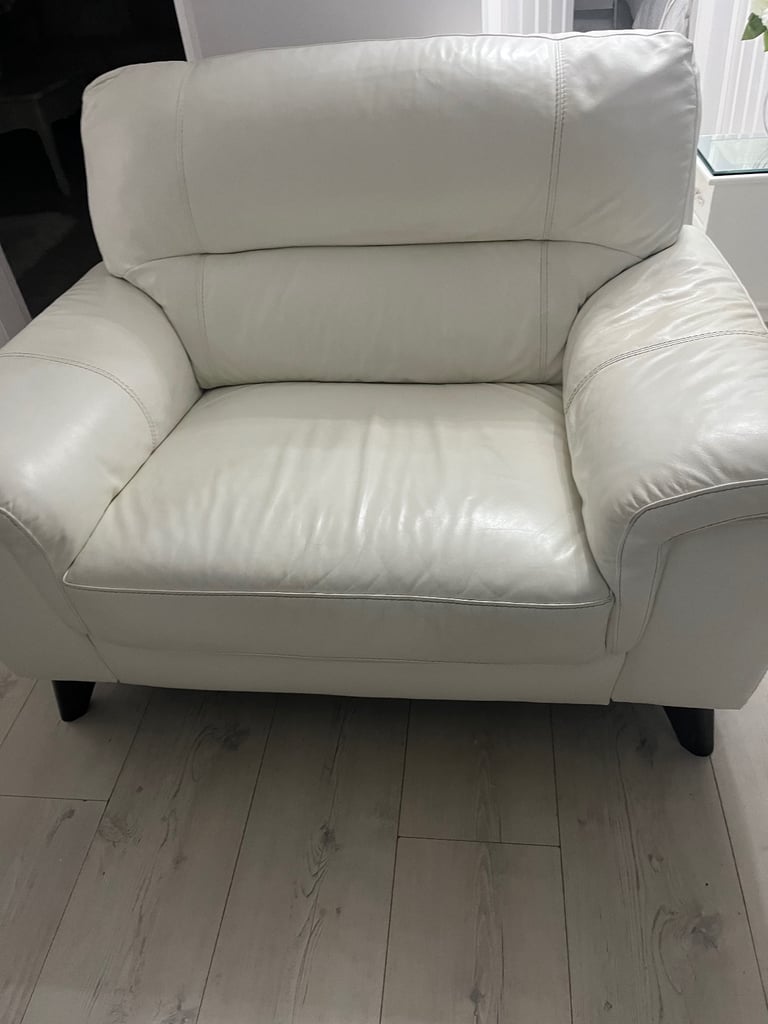 Leather cuddle chair