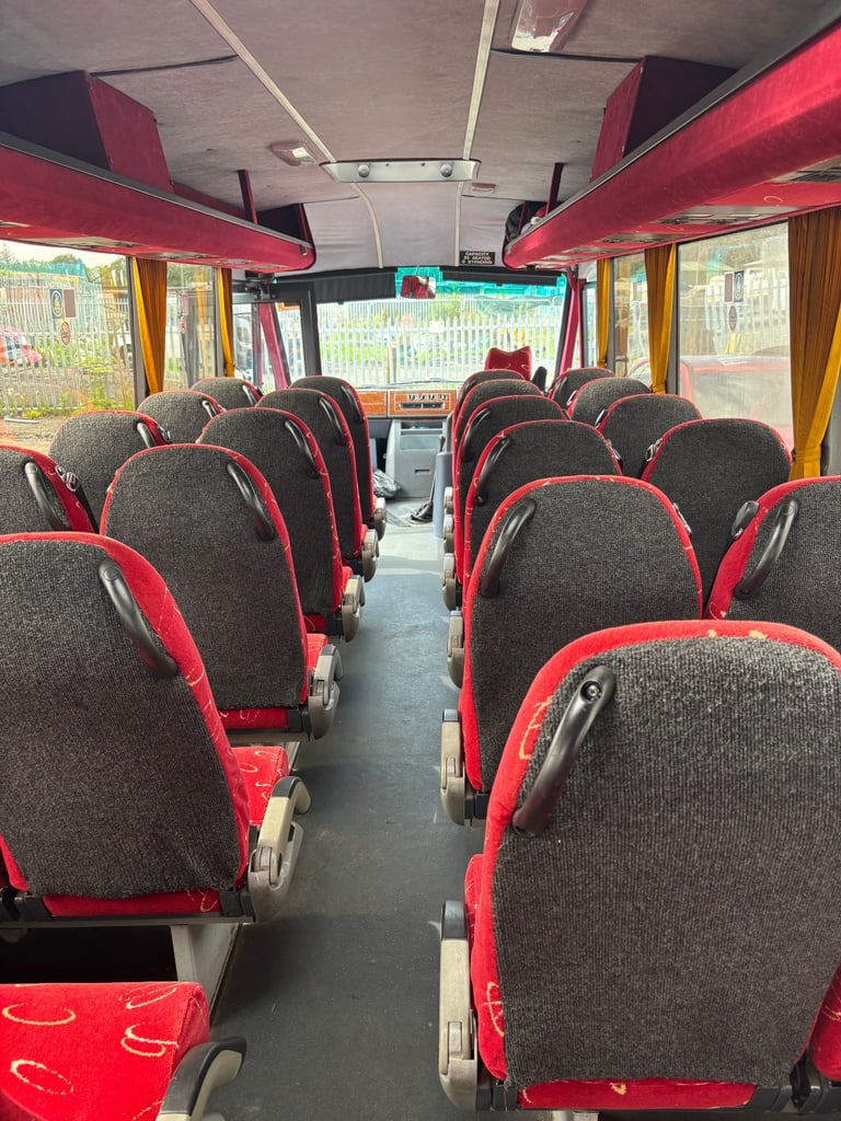 Mercedes cheetah 33 seats 