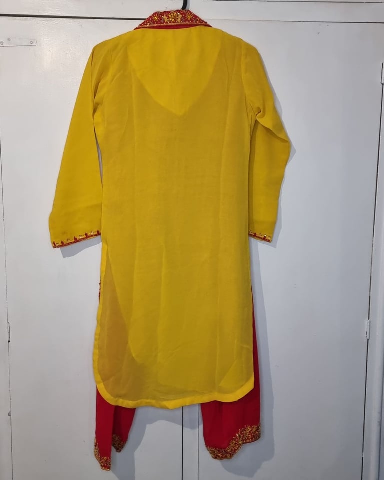 New Bunty bubbly asian dress. Yellow kameez Red pants. Red silver embroidery. Collar. 34-36chest