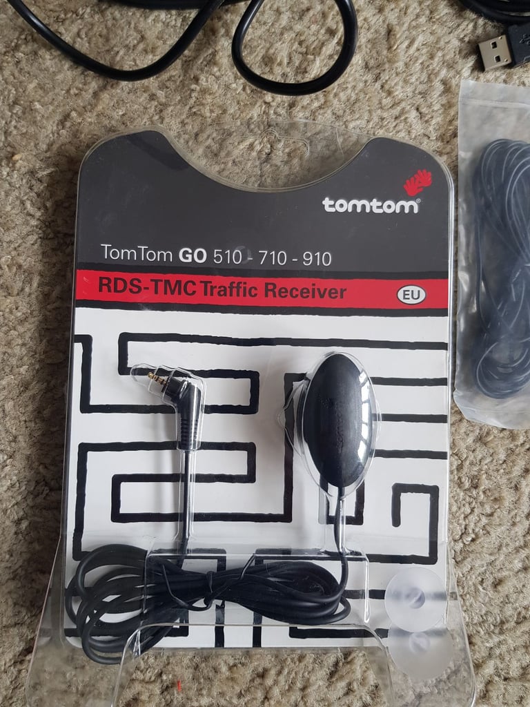 TomTom Go 510 Sat Nav GPS Traffic Edition with all its Accesories and Original box