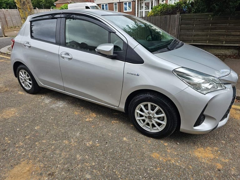 2018 Toyota Yaris 1.5 VVT-h Icon Tech E-CVT Euro 6 (s/s) 5dr Hatchback HYBRID ELECTRIC Automatic