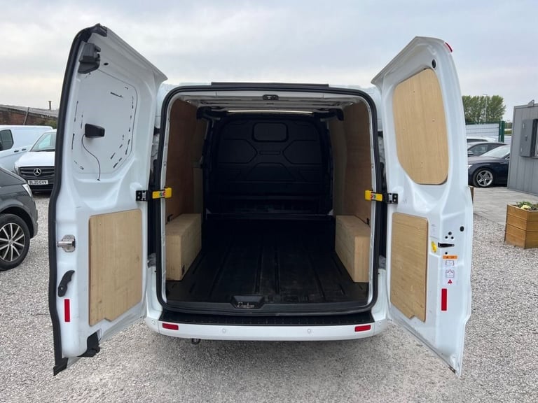 2023 Ford Transit Custom 2.0 300 EcoBlue Limited Panel Van 5dr Diesel Manual L2 H1 Euro 6 (s/s) (...