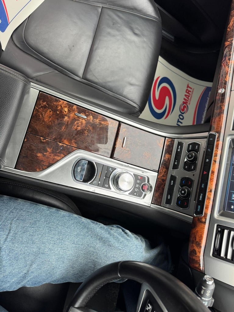 JAGUAR XF 2.2d Luxury Auto Euro 5 (s/s) 4dr 2011