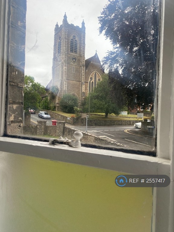 1 bedroom in Waterden Road, Guildford, GU1 (#2557417)