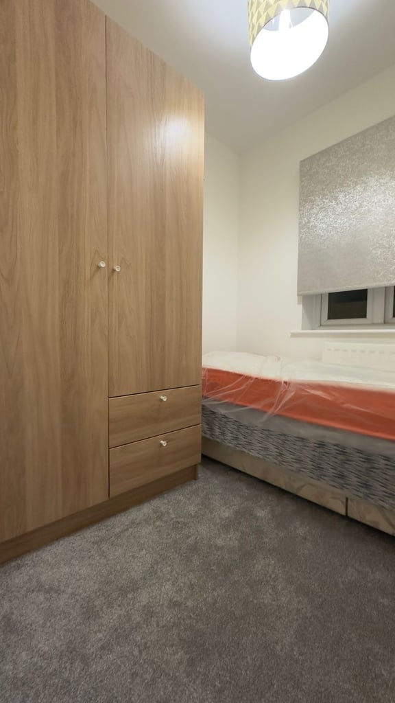 Single bedroom to let