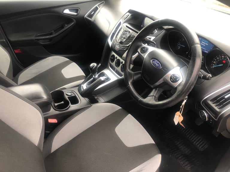 2014 Ford Focus 1.6 TDCi 115 Zetec Navigator 5dr ESTATE Diesel Manual