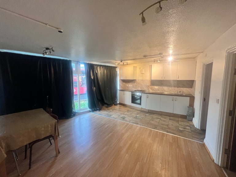 THREE BEDROOM GROUND FLOORS FLAT TO LET AT WICK ROAD HACKNEY LONDON E9 5AN 