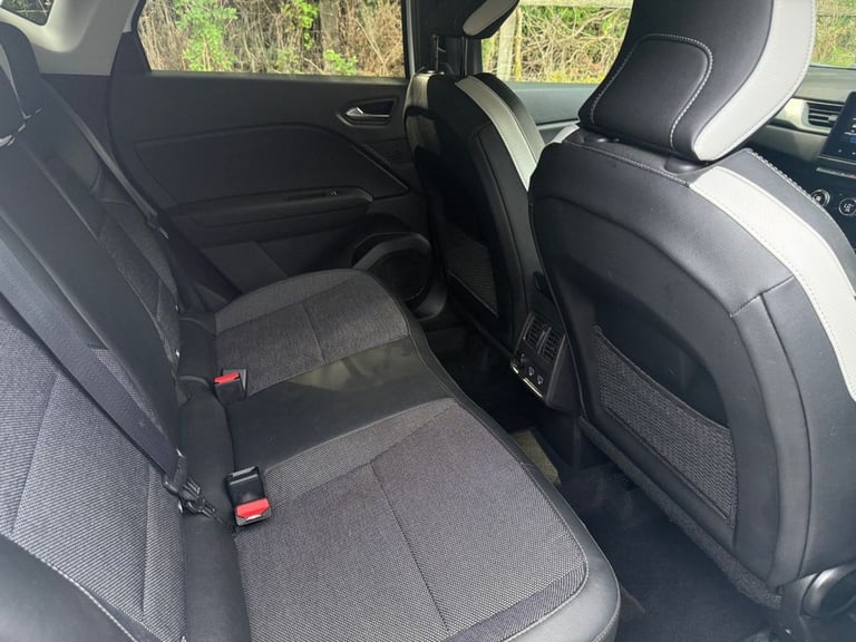 2022 Renault Captur 1.6 E-TECH 9.8kWh SE Edition SUV 5dr Petrol Plug-in Hybrid Auto Euro 6 (s/s H...