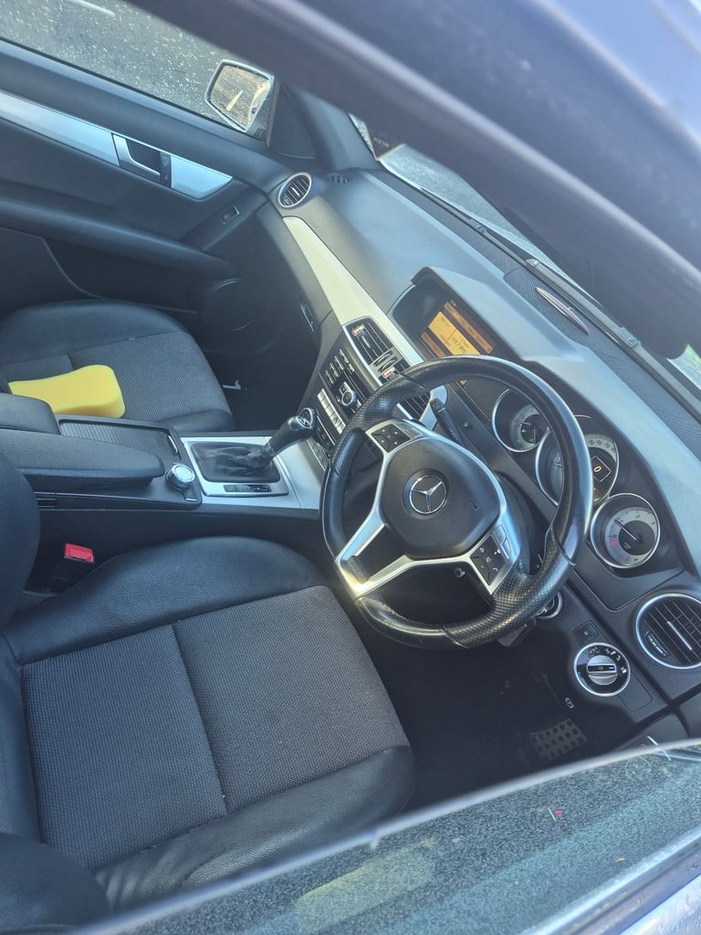 Mercedes-Benz, C CLASS, Saloon, 2011, Semi-Auto, 2143 (cc), 4 doors