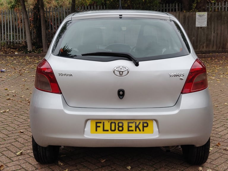 TOYOTA YARIS T2 1.0 VVT-I 2008 08 REG MET SILVER 3 DOORS  5 SPEED MANUAL 132K MILES ULEZ FREE SUPERB
