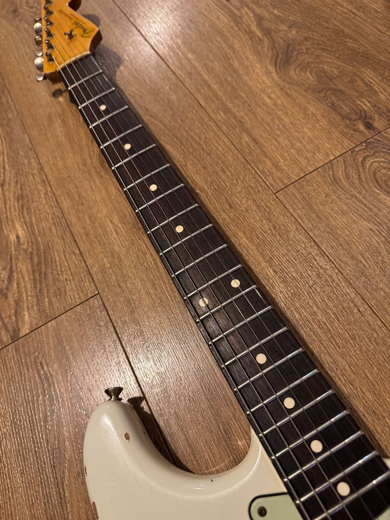 Fender Custom Shop NAMM Limited Edition ’60 Stratocaster Relic Olympic White