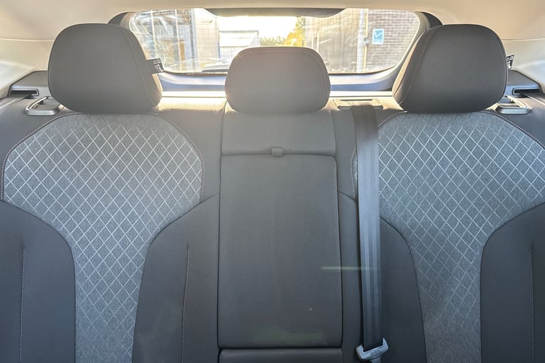 2024 MG MG HS 106288 Hatchback Petrol Automatic