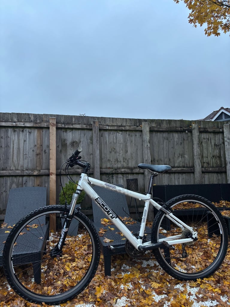 Ladies Lightweight SCOTT Aluminium Mountain Bike (Great Condition)
