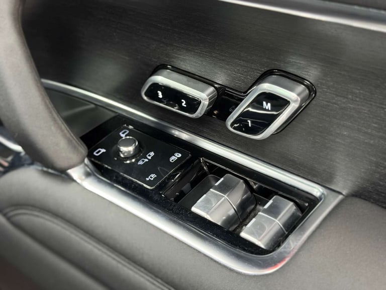 2022 Land Rover Range Rover 3.0 P440e 38.2kWh SE SUV 5dr Petrol Plug-in Hybrid Auto 4WD Euro 6 (s...