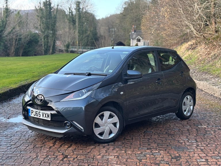 image for 2015 Toyota AYGO 1.0 VVT-i x-play Euro 5 5dr Euro 5 HATCHBACK Petrol Manual