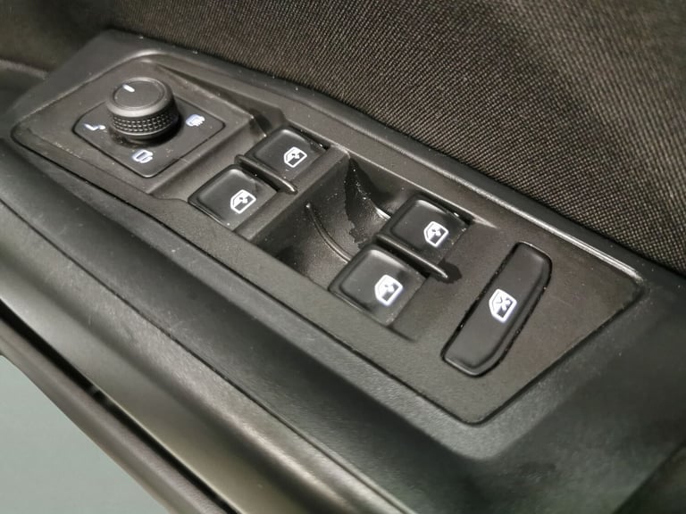 2023 Volkswagen T-Roc 1.0 TSI Life 5dr HATCHBACK PETROL Manual