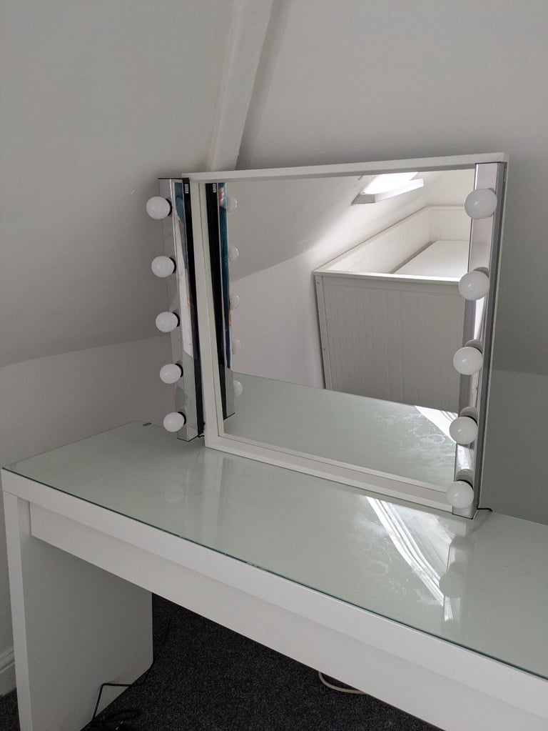 image for Hollywood Vanity Mirror with Lights