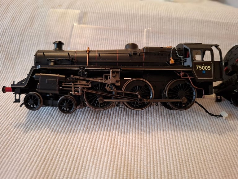 Hornby 00 gauge locamotive and tender
