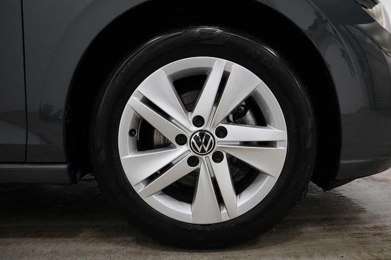 2022 Volkswagen Golf Life 1.5 TSI 150PS 6-speed Manual 5 Door Manual Hatchback Petrol Manual