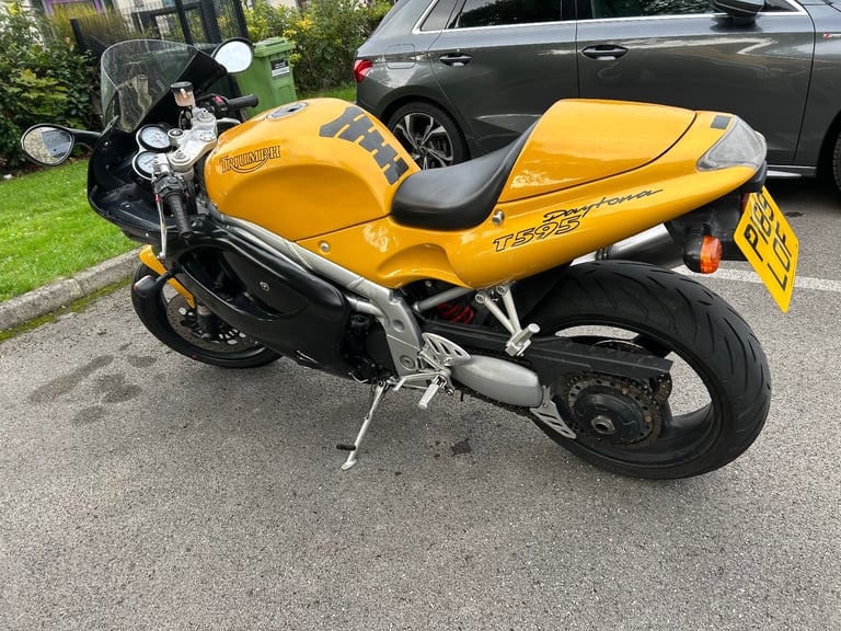 image for Triumph Daytona T595 + Biking Gear