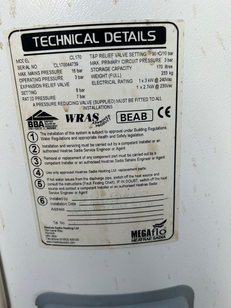 Hot water cylinder