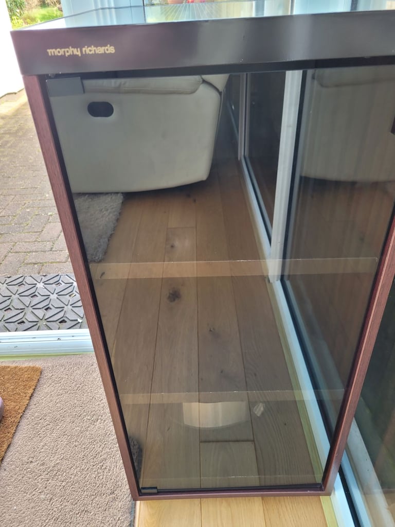 Hostess cabinet 