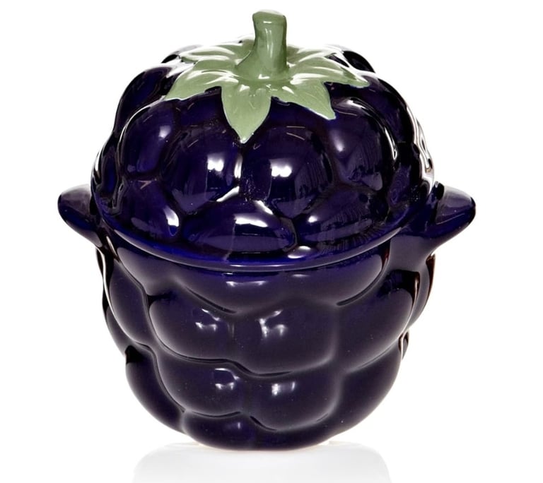 Le Creuset BlackBerry - see description ISO