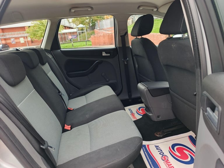 2010 Ford Focus 1.6 Zetec 5dr ESTATE Petrol Automatic