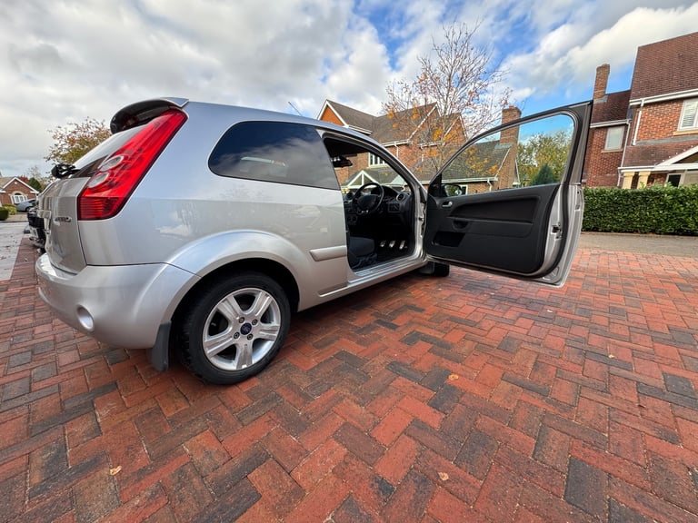 Ford, FIESTA, Hatchback, 2007, Manual, 1388 (cc), 3 doors