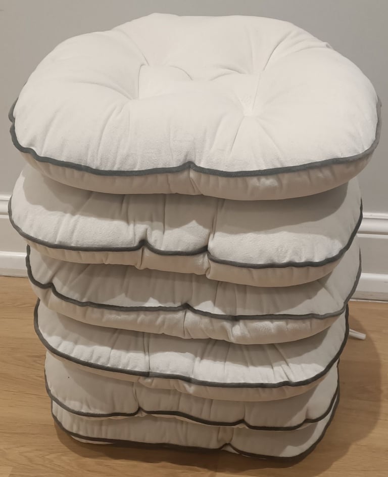 image for 6 x Quilted seat cushions in white