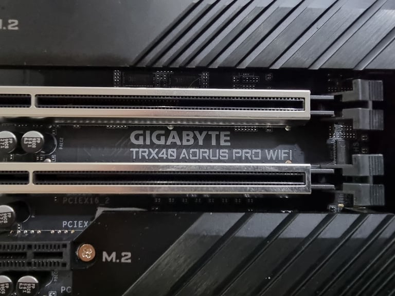 Threadripper 3960X, AORUS TRX40, 32GB DDR4. High Spec Bundle.