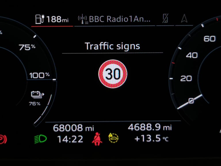 2021 Audi Q4 e-tron 40 S line SUV 5dr Electric Auto 82kWh (204 ps) - BLUETOOTH - CRUISE - SPEED S...