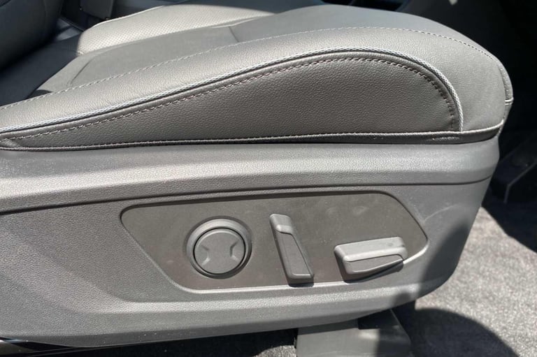 2025 Hyundai TUCSON 1.6 T-GDi 13.8kWh Ultimate Auto Euro 6 (s/s) 5dr ESTATE Petrol/Electric Hybri...