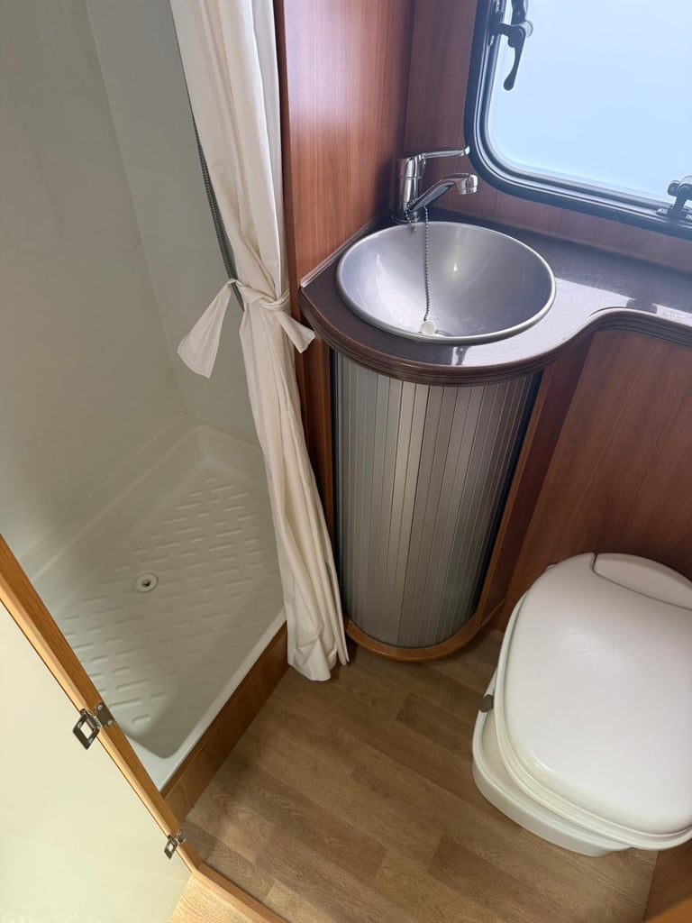 2016 - Rimor Katamarano 9  64,000 Miles - 7 Berth / 7 Belts Automatic