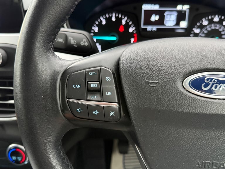 2018 Ford Focus 1.0T EcoBoost Zetec Euro 6 (s/s) 5dr HATCHBACK Petrol Manual